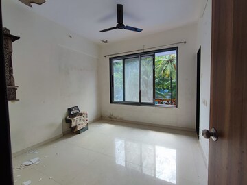 Room in 2 BHK Apartment at Metro Tulsi Elanza, Chembur – for Rent