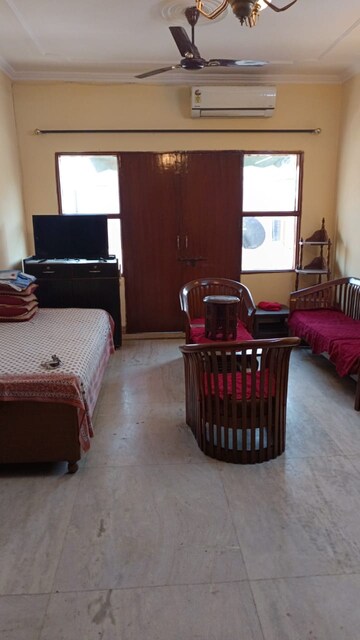 Living Room in 2 BHK Apartment at Unitech Fresco, Sector 50 – for Rent