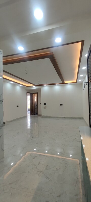 Room in 3 BHK Builder Floor at Bansal Homes, Green Fields Colony – for Sale