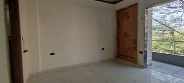 Room in 3 BHK Builder Floor at Bansal Homes, Green Fields Colony – for Sale