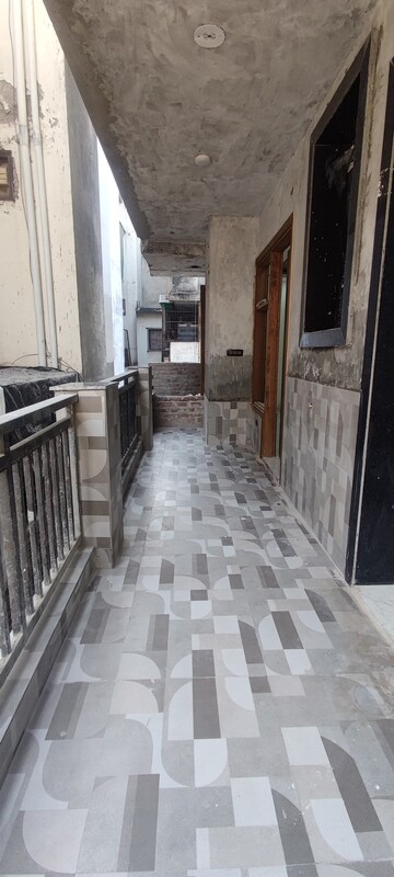 Balcony in 3 BHK Builder Floor at Bansal Homes, Green Fields Colony – for Sale