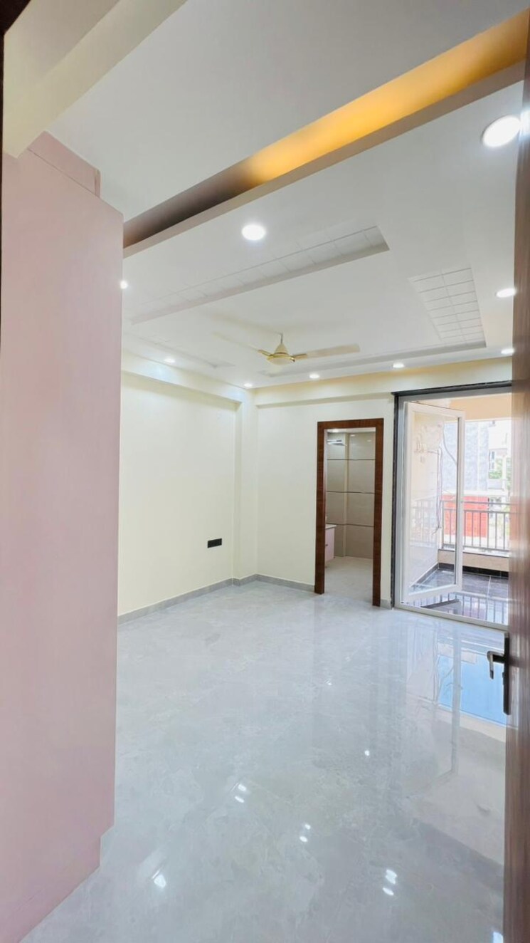 Room, sushant-lok-3 3 Bedroom 260 Sq.Yd. Builder Floor In Sector 57 Gurgaon 8012732