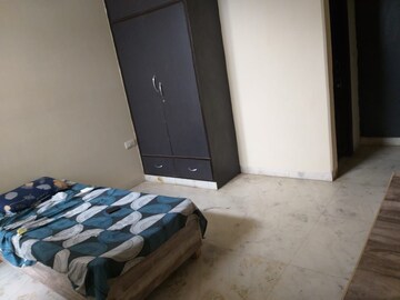 Room in 3 BHK Builder Floor at Sector 46 – for Rent