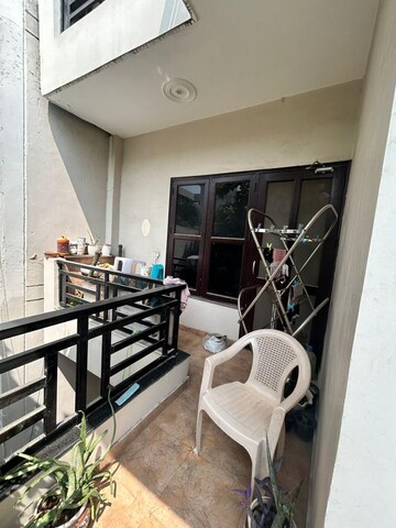 Staircase in 4 BHK Builder Floor at Sector 46 – for Rent