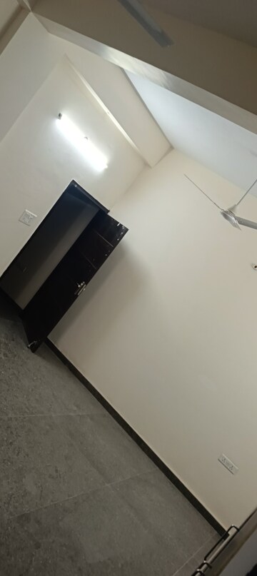 Furnished Amenities in 1 BHK Villa at Sector 46 – for Rent