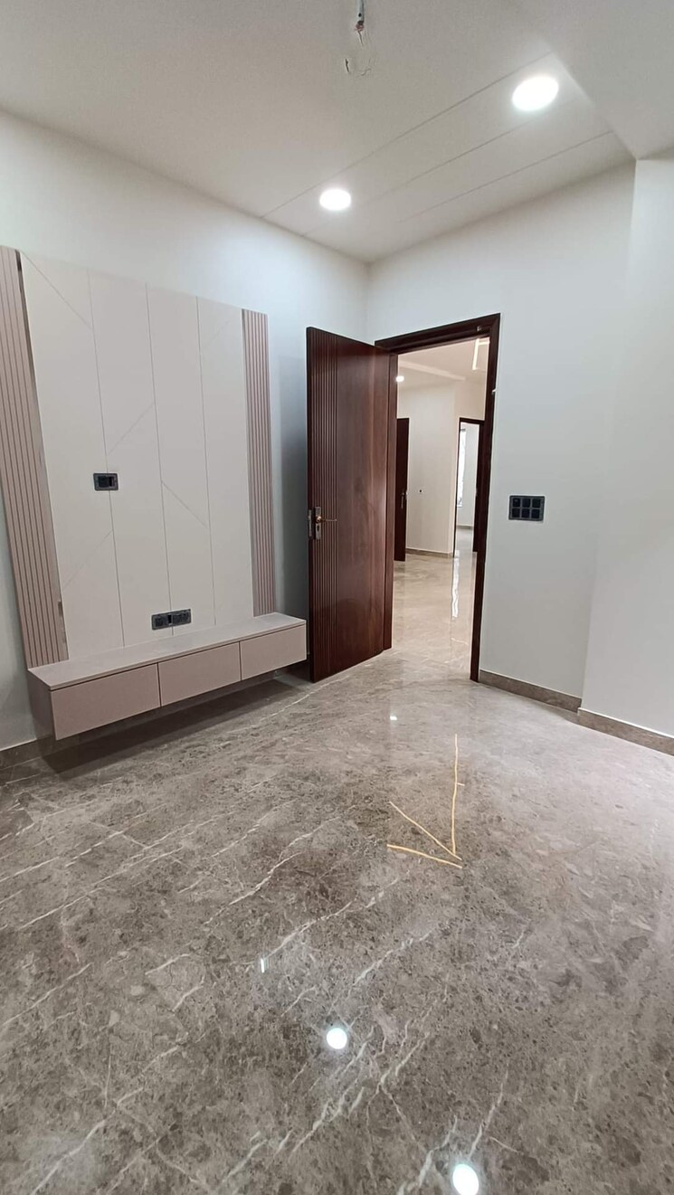 Room, burari 2 Bedroom 85 Sq.Yd. Builder Floor In Burari Delhi 8012877