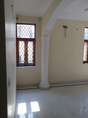 Room in 4 BHK Independent House at RWA Apartments Sector 50, Sector 50 – for Rent