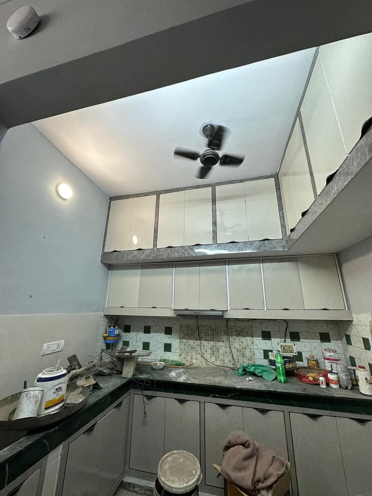 Kitchen, burari 3 Bedroom 100 Sq.Yd. Builder Floor In Burari Delhi 8012943