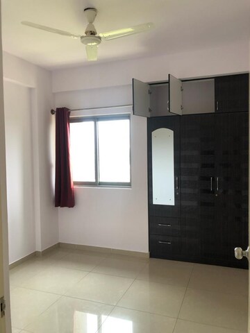 Room in 1 BHK Apartment at Goyal Footprints, Thanisandra Main Road – for Rent