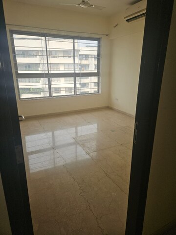 Room in 2.5 BHK Apartment at L&T Emerald Isle, Powai – for Rent