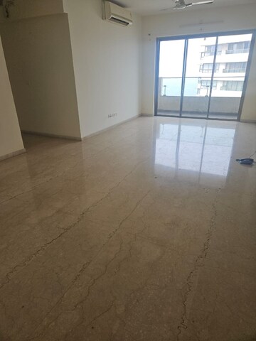 Room in 2.5 BHK Apartment at L&T Emerald Isle, Powai – for Rent