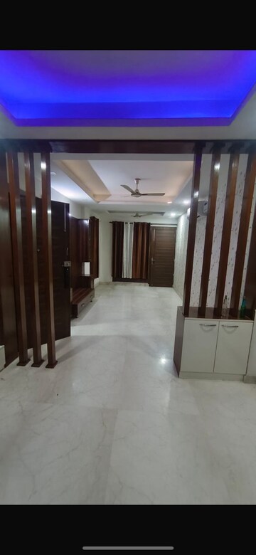 Building Lobby in 3 BHK Builder Floor at Sector 57 – for Rent