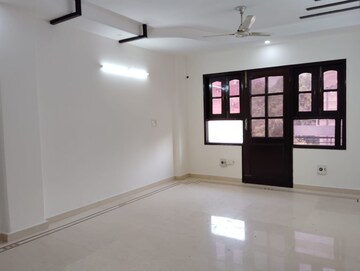Master Bedroom in 4 BHK Builder Floor at East Of Kailash – for Rent