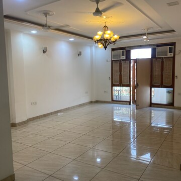 Room in 2 BHK Builder Floor at Lajpat Nagar I – for Rent