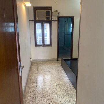 Room in 2 BHK Builder Floor at Lajpat Nagar I – for Rent