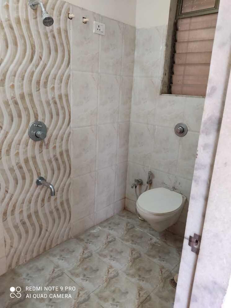 Bathroom, sagar-residency-thane 1.5 Bedroom 500 Sq.Ft. Apartment In Anand Nagar Thane 8013058