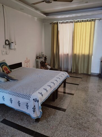 Bedroom in 2 BHK Builder Floor at Sector 52 – for Rent