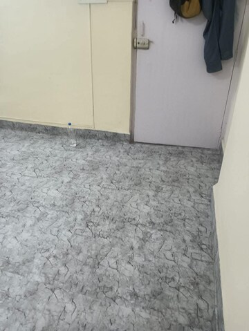 Room in 1 BHK Apartment at Jogeshwari West – for Rent