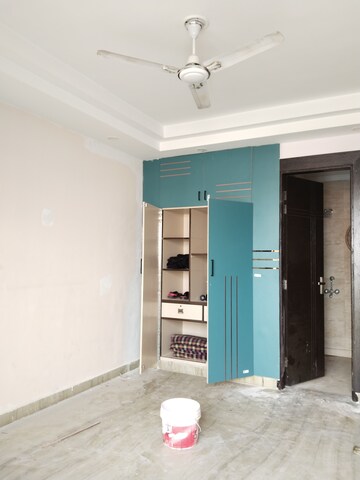 Room in 3 BHK Builder Floor at Ansal Plaza Sector-23, Sector 23 – for Rent