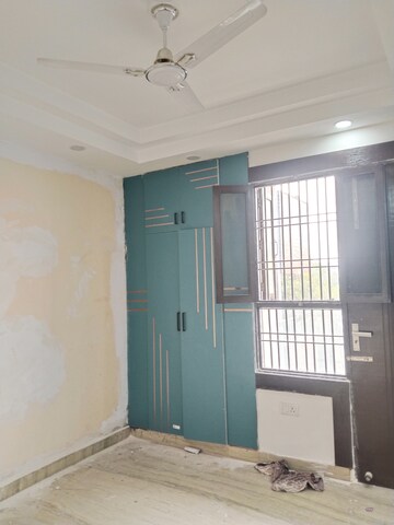 Room in 3 BHK Builder Floor at Ansal Plaza Sector-23, Sector 23 – for Rent