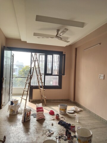 Room in 3 BHK Builder Floor at Ansal Plaza Sector-23, Sector 23 – for Rent