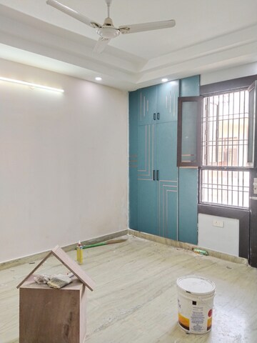 Room in 3 BHK Builder Floor at Ansal Plaza Sector-23, Sector 23 – for Rent