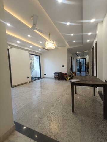 Building Lobby in 3 BHK Builder Floor at Ansal Plaza Gurgaon, Palam Vihar – for Rent