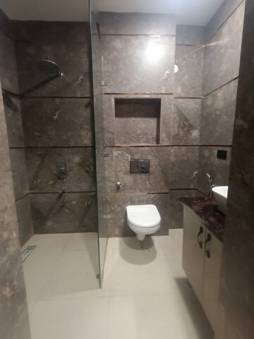 Bathroom in 3 BHK Builder Floor at Ansal Plaza Gurgaon, Palam Vihar – for Rent