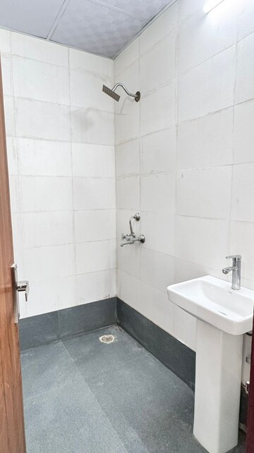 Bathroom in 2 BHK Builder Floor at Ansal Sushant Lok I, Sector 43 – for Rent