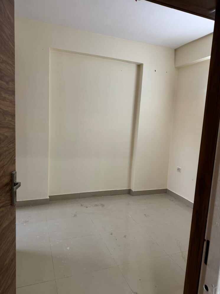 Room, adore-happy-homes-exclusive-phase-2 3 Bedroom 645 Sq.Ft. Apartment In Sector 86 Faridabad 8013186