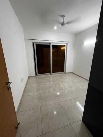 Room in 3 BHK Apartment at Tata Gurgaon Gateway, Sector 112 – for Rent