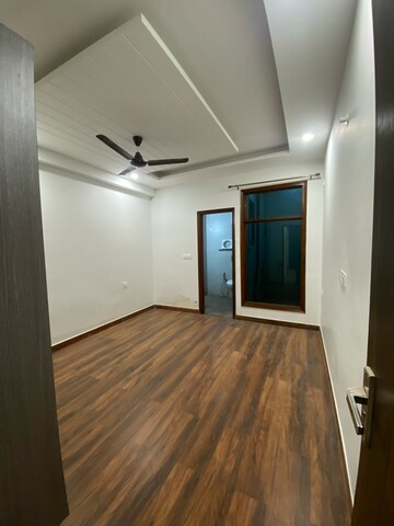 Room in 2 BHK Builder Floor at Ansal Plaza Sector-23, Palam Vihar – for Rent
