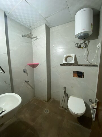 Bathroom in 2 BHK Builder Floor at Ansal Plaza Sector-23, Palam Vihar – for Rent