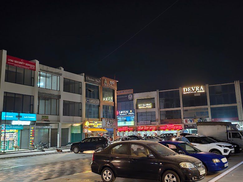 Showroom For Sale in Omaxe Silver Birch