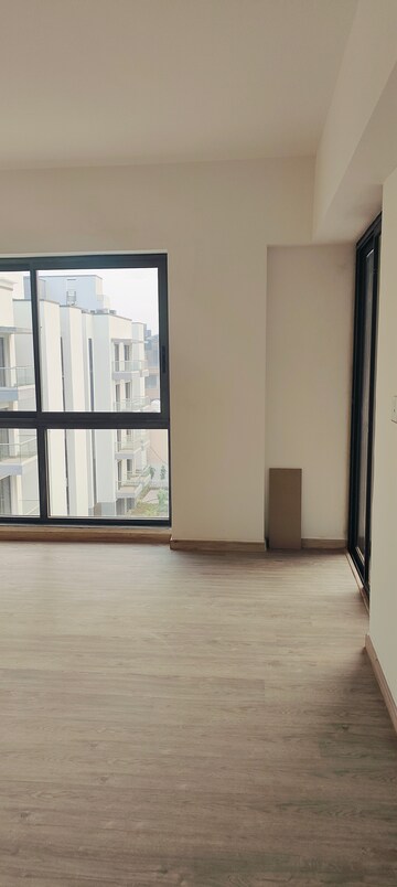 Room in 3 BHK Apartment at Birla Navya, Sector 63a – for Rent