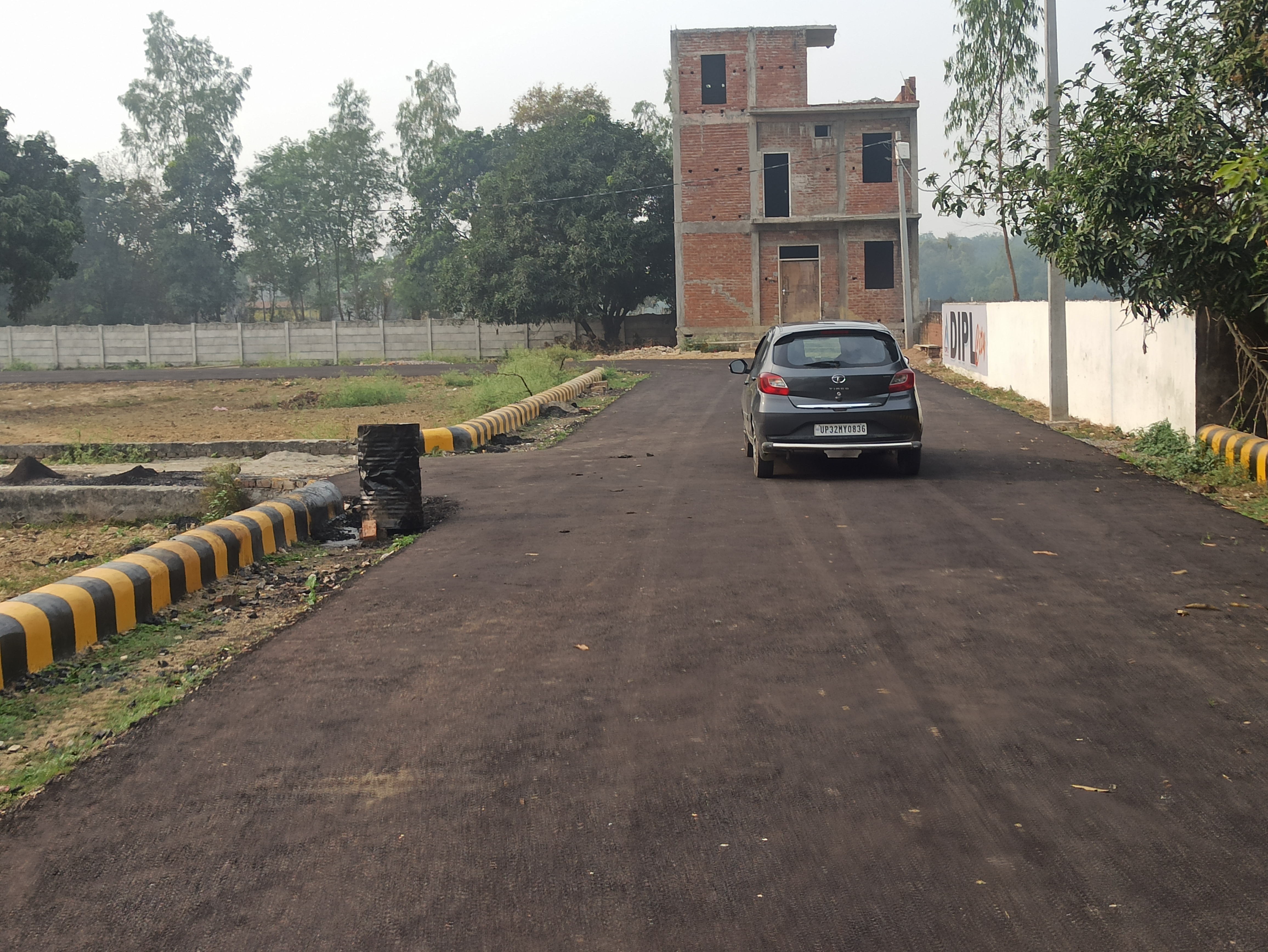 Plot For Sale in Gosainganj