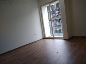 Room in 1 BHK Apartment at Mahindra Vivante, Andheri East – for Rent