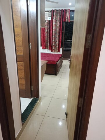 Room in 2 BHK Builder Floor at Ansal Sushant Lok I, Sector 43 – for Rent