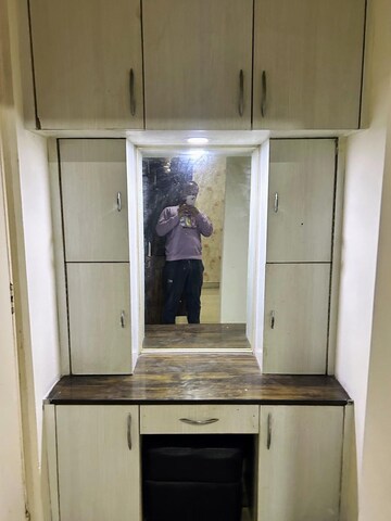 Furnished Amenities in 2 BHK Apartment at Jaypee Greencrest Homes, Jaypee Greens Sports City – for Rent