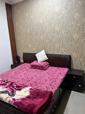 Bedroom in 2 BHK Apartment at Jaypee Greencrest Homes, Jaypee Greens Sports City – for Rent