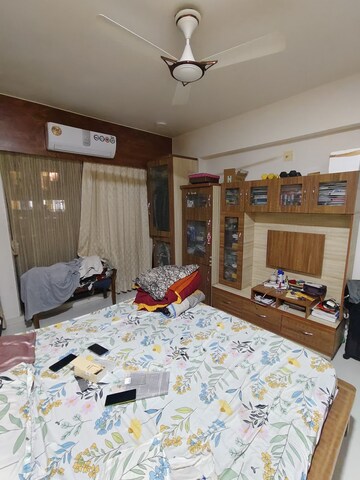 Bedroom in 3 BHK Apartment at Thaltej – for Rent