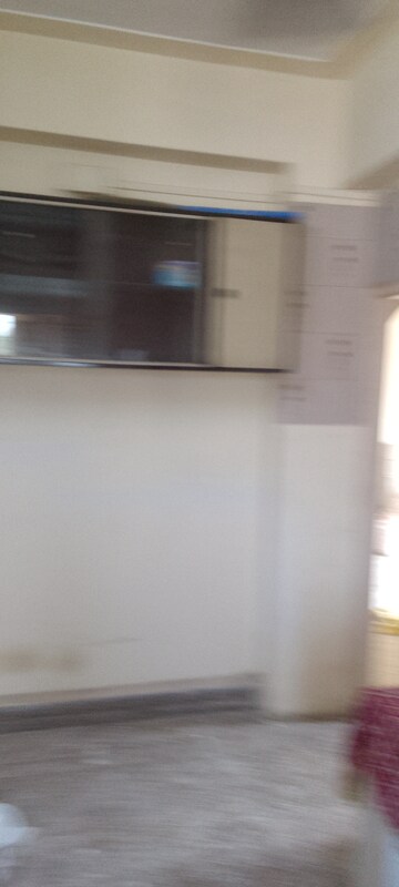 Room in 1.5 BHK Apartment at Kamla Airbus, Andheri East – for Rent