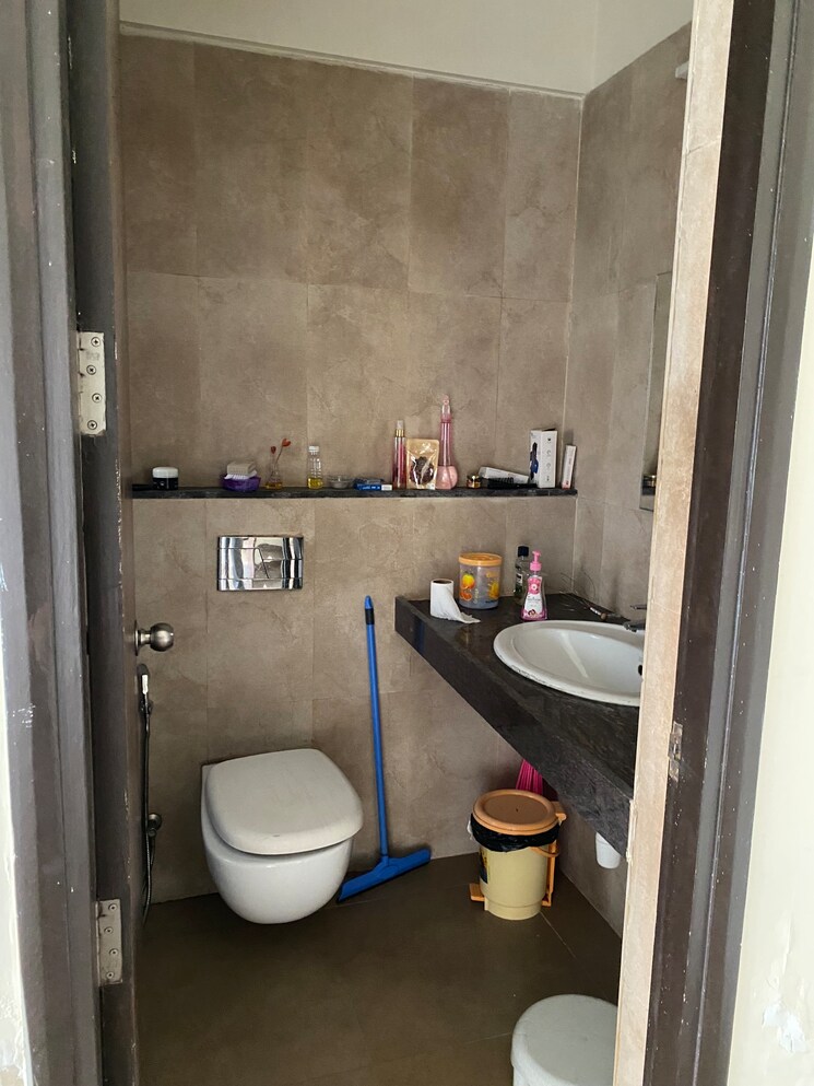 Bathroom, runwal-greens 3 Bedroom 1214 Sq.Ft. Apartment In Mulund West Mumbai 8013345