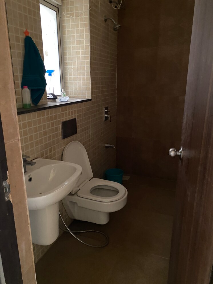 Bathroom, runwal-greens 3 Bedroom 1214 Sq.Ft. Apartment In Mulund West Mumbai 8013345