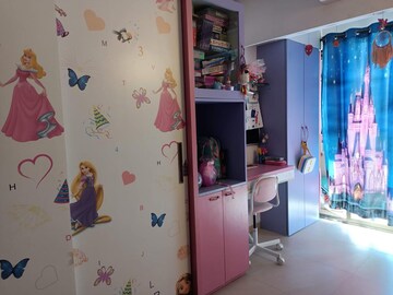Team Area in 2.5 BHK Apartment at K Raheja Vistas, Andheri East – for Sale