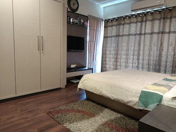 Bedroom in 2.5 BHK Apartment at K Raheja Vistas, Andheri East – for Sale