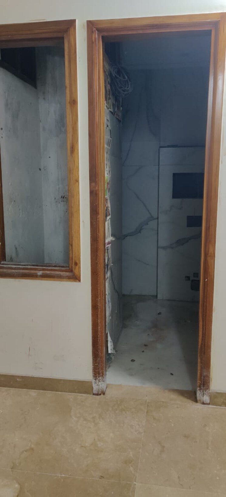 Bathroom, rohini sector 24 2 Bedroom 60 Sq.Mt. Builder Floor In Rohini Sector 24 Delhi 8013472