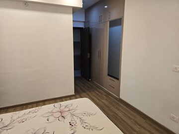 Room in 3 BHK Apartment at Godrej Oasis, Sector 88a – for Rent