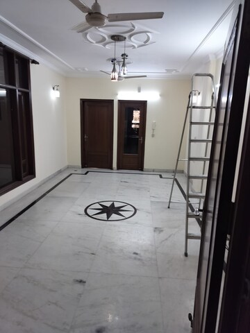 Room in 2 BHK Builder Floor at Lajpat Nagar I – for Rent