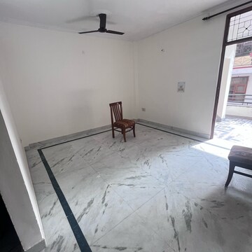 Room in 2 BHK Builder Floor at Khirki Extension – for Rent